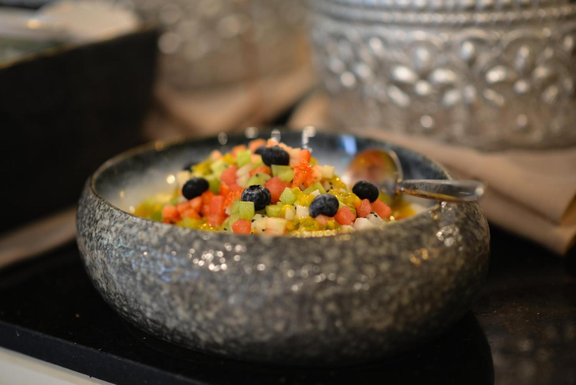 Villa De Pranakorn Bangkok Eksteriør bilde Fruit salad